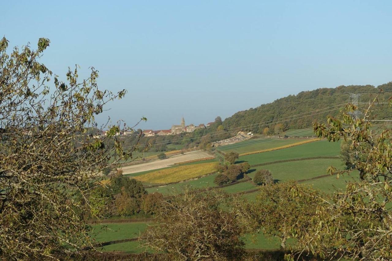Gite Des Quatre Chemins La Vineuse Exterior photo